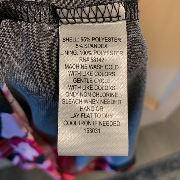 London Style Bright Sleeveless Dress - Picture 5 of 5